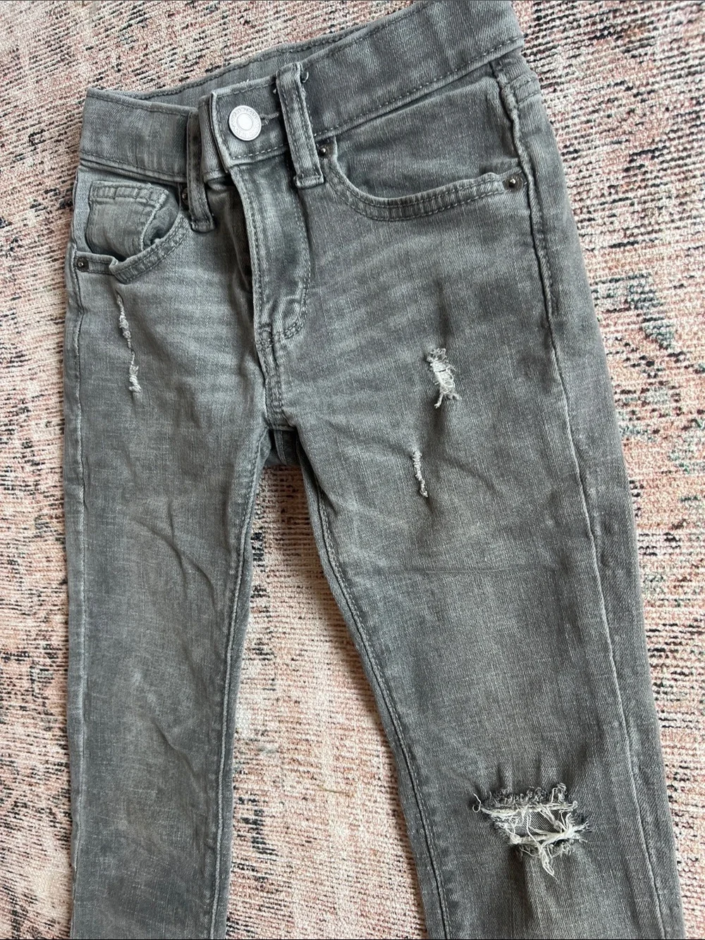 Old Navy Boys Distressed Skinny Jeans - Gray size 6 Slim